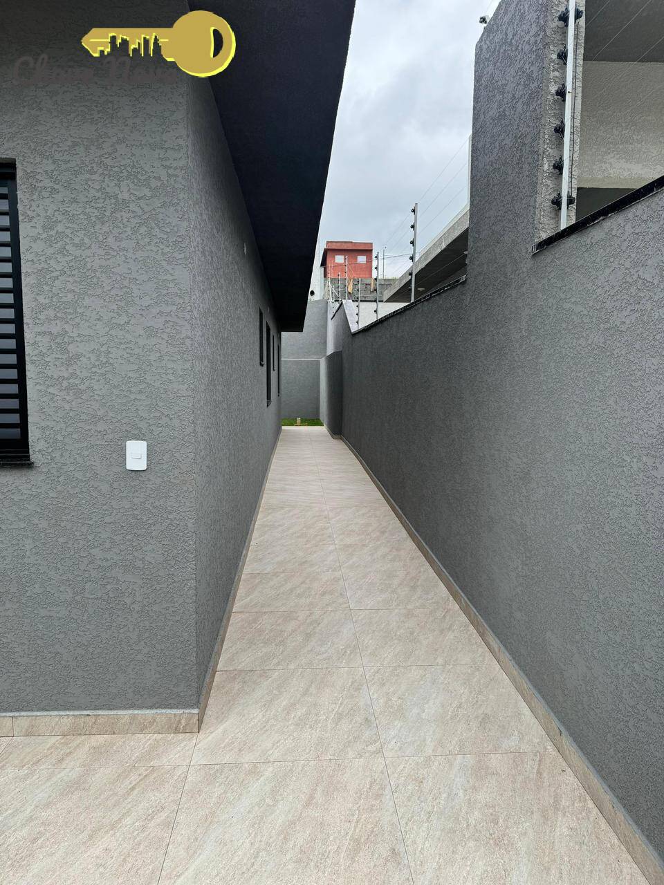 Casa à venda com 3 quartos, 100m² - Foto 4