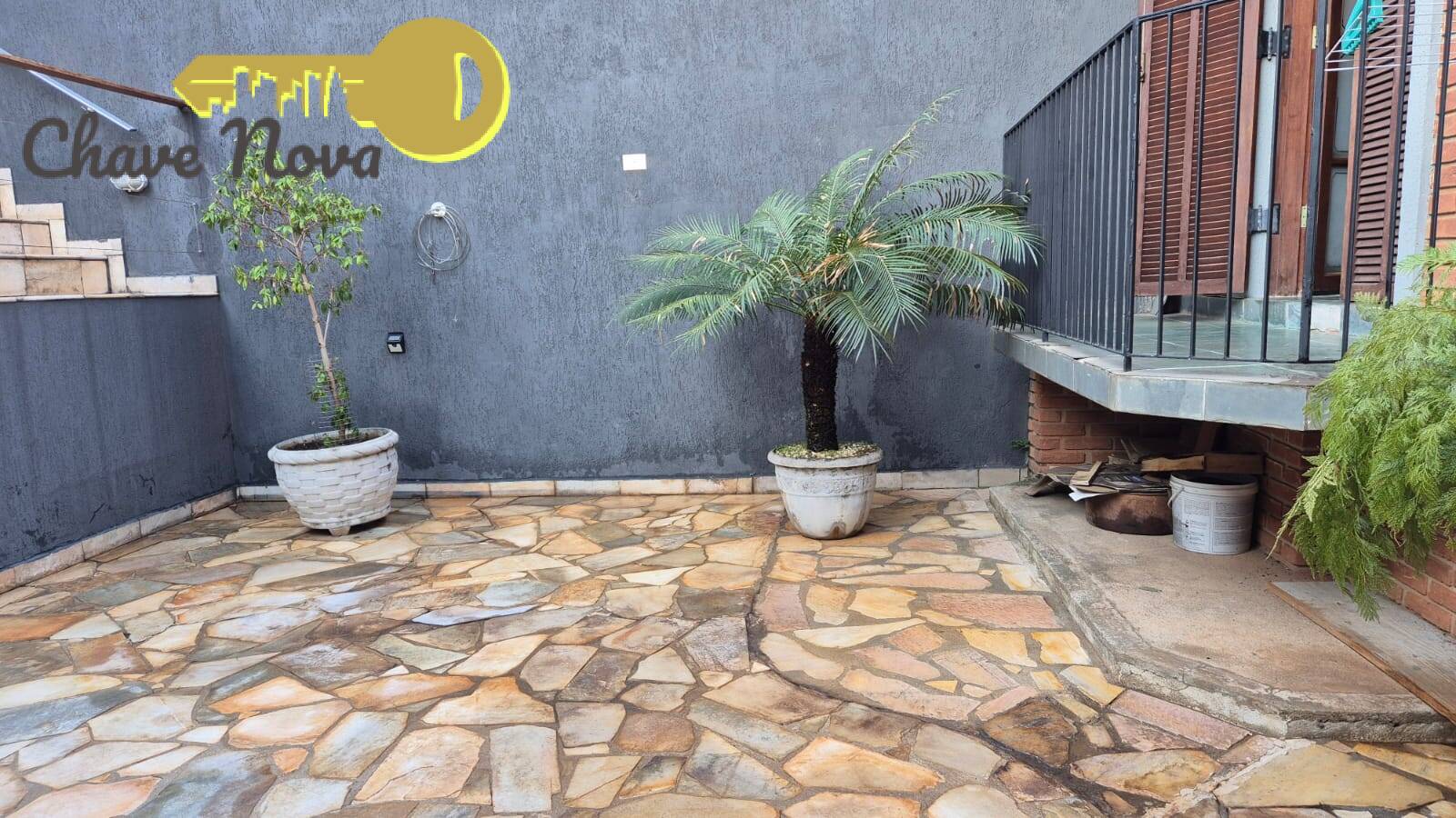 Casa à venda com 5 quartos, 181m² - Foto 25