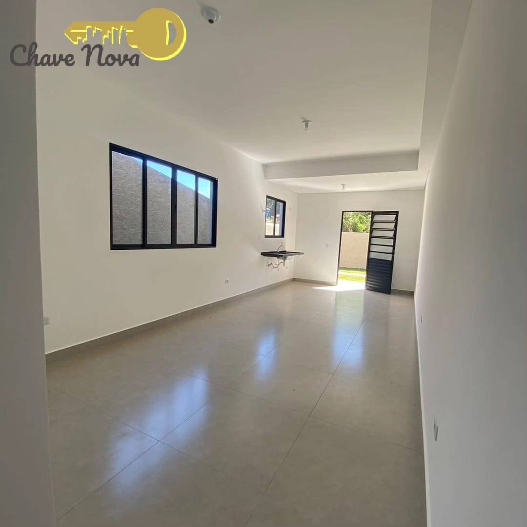 Casa à venda com 2 quartos, 125m² - Foto 1